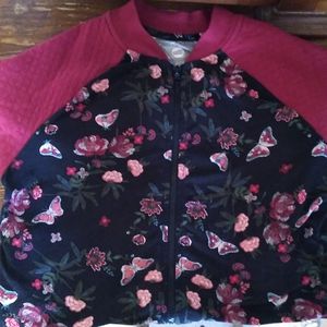 Floral burgundy jacket🌺🌹